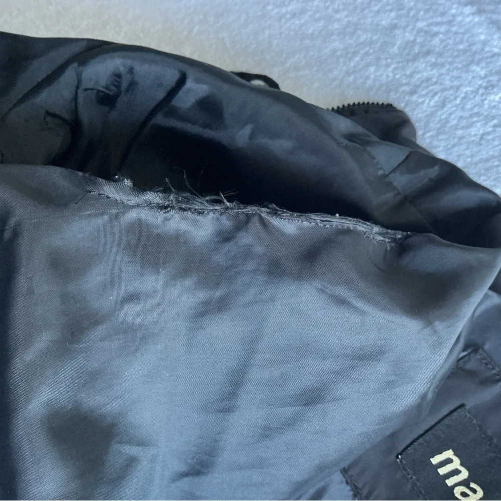 Kids Black Puffer Jacket with Zip Details 7/8